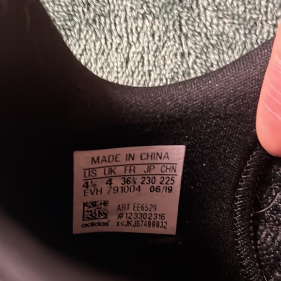 adidas SOBAKOV 'BLACK GUM - Picture 4 of 5